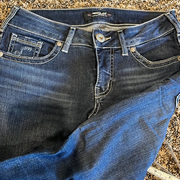 Silver Jeans ~ Suki Capri - Picture 2 of 5